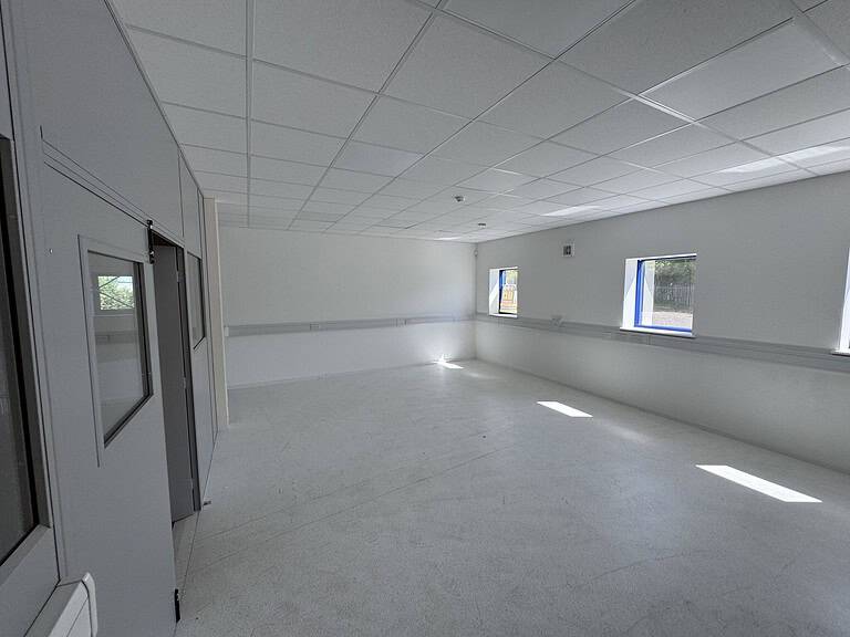 Crestel - Commercial Refurbishment for Gnat 4